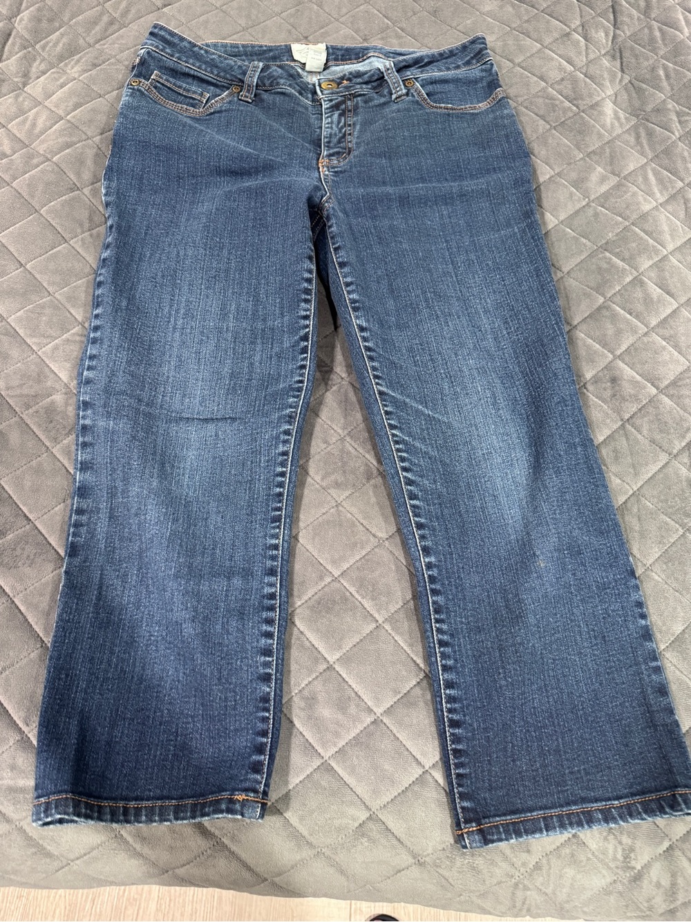 Women’s capri jeans